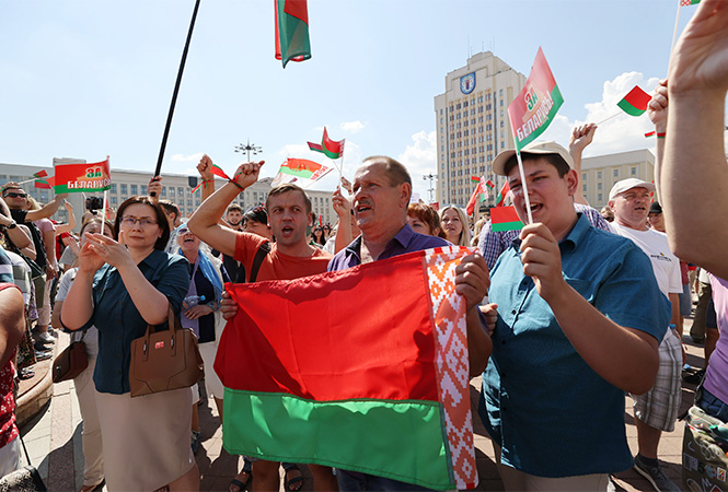 Жители Белоруссии вышли на улицы в поддержку Лукашенко