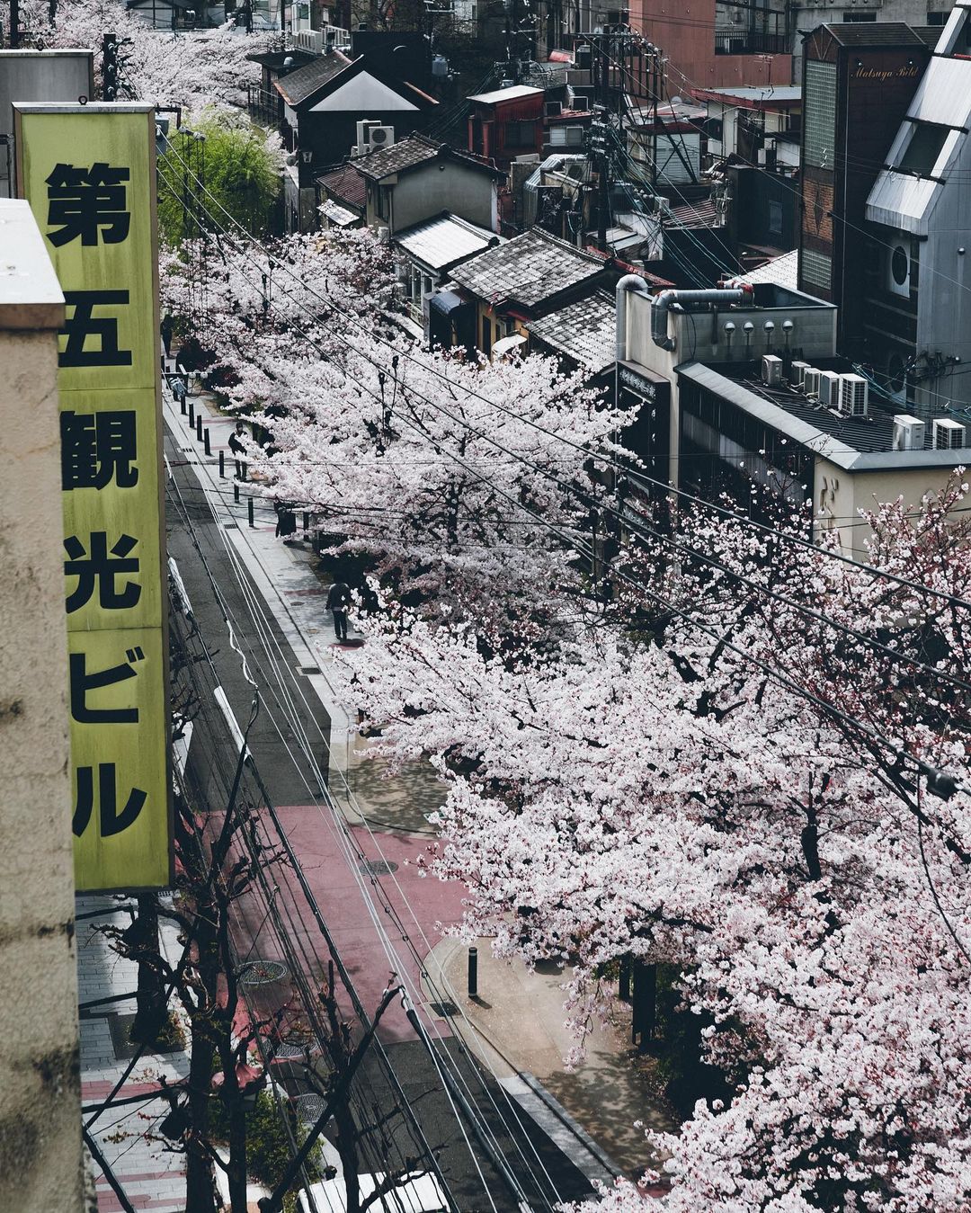 Города и природа Японии на снимках Юмы Ямашиты городской, Ямашита, Японии, Читать, подписчиков, более, в Instagram, делится, фотограф, работами, Своими, сцены, городские, волшебные, запечатлеть, чтобы, исследует, улицы, Yamashita, фотографии