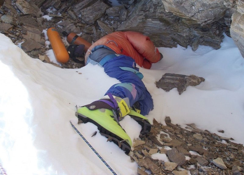 Погибших на Эвересте укроют саваном: российские альпинисты готовят уникальную экспедицию альпинист, саван, эверест, экспедиция