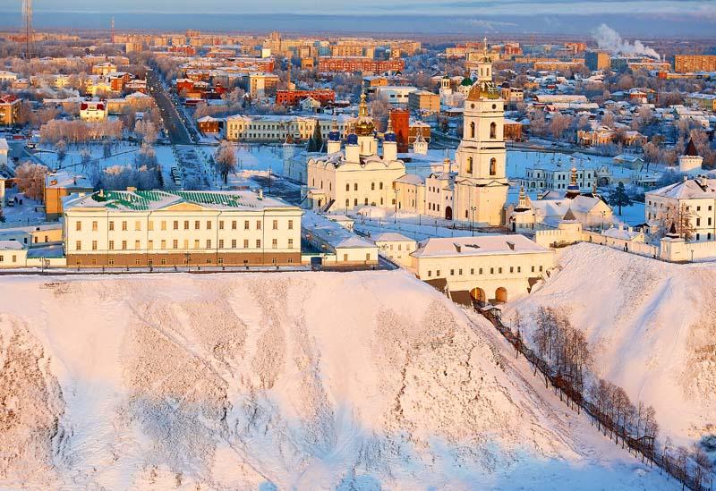 Тобольск ру. Тобольск зимой. Тобольск Кремль вид с Никольского. Тобольск население. Город Тобольск численность населения.