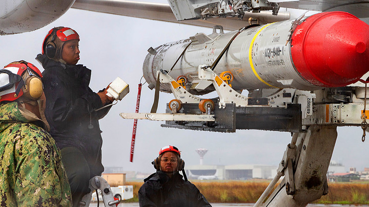 "ЭТО УДАВКА НА ШЕЕ РОССИИ": К ЧЕМУ ГОТОВИТСЯ НАТО ПЕРЕД НОВОЙ ВОЙНОЙ НА УКРАИНЕ