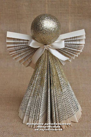 Простые ангелочки из бумаги могут послужить чудесным праздничным декором. 