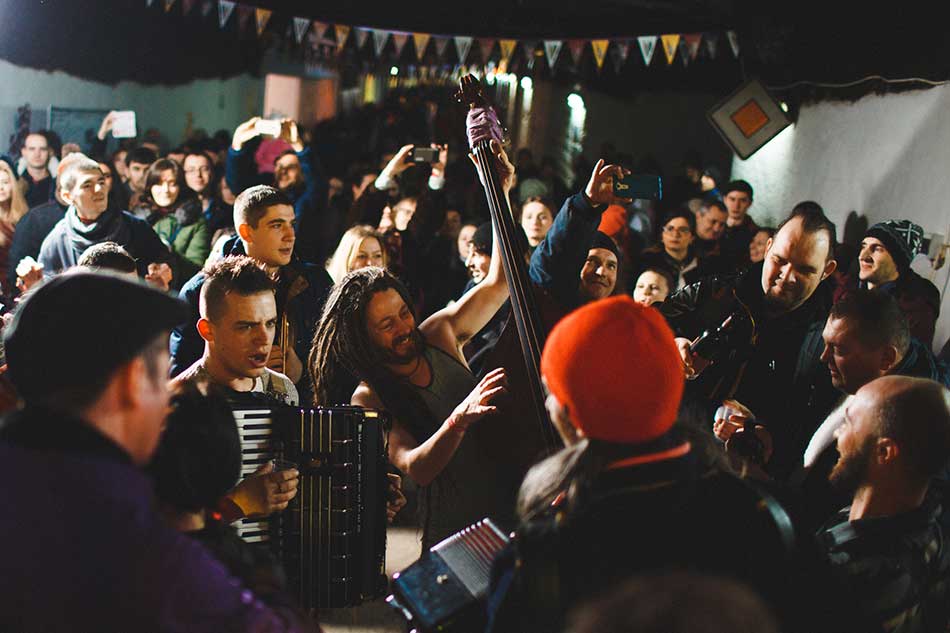 Винные SPA, фестиваль под землёй и лоукостеры: 7 неочевидных причин любить Молдову Винные SPA, фестиваль под землёй и лоукостеры: 7 неочевидных причин любить Молдову заграница,путешествие,страны,туризм