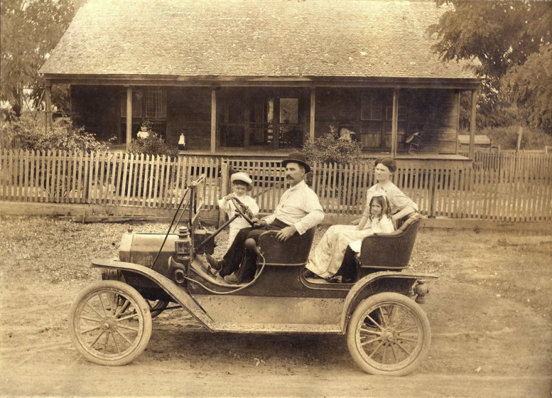 1909 - 1910 Ford Model T Tourabout винтажные фото, история, олдтаймер, ретро, ретро авто, ретро фото, старина, фото