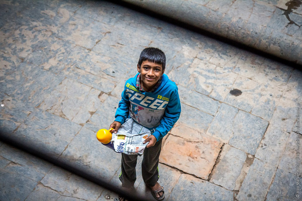 За чертой бедности: один день из жизни непальской семьи