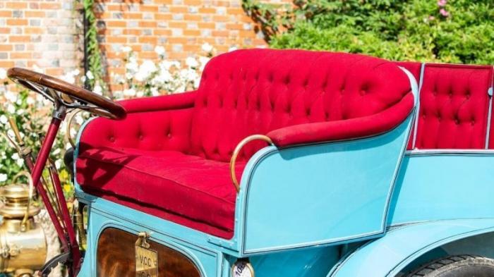 Один из первых автомобилей, выставлен на аукцион Один из первых автомобилей, выставлен на аукцион