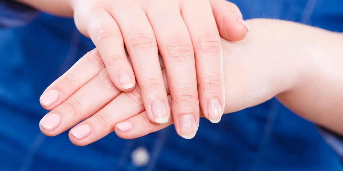 Посмотрите на свои ногти. Эти 12 отклонений могут многое рассказать о вашем здоровье болезни,здоровье,ногти