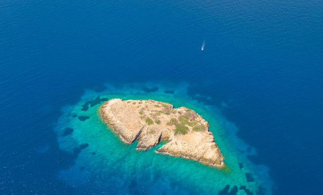 На острове в море нашли следы ног возрастом 450 тысяч лет. Проблема в том, что добраться до него пешком было невозможно Культура