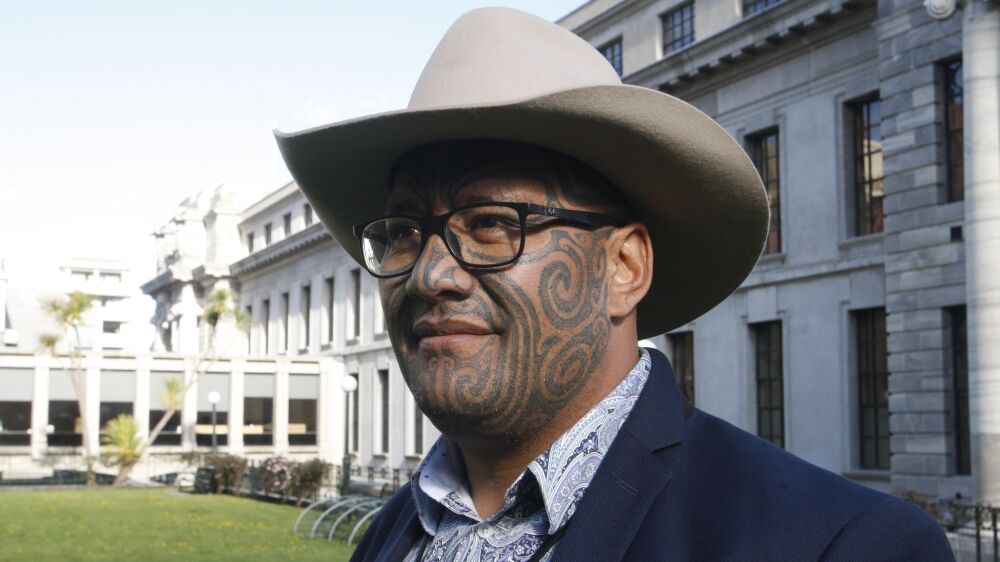 Их борьба: в Новой Зеландии признали галстуки «колониальной удавкой»