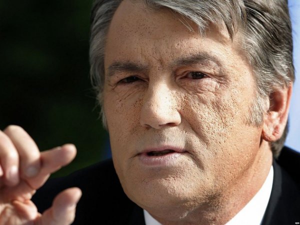 Ющенко заявил о крахе украинской банковской системы