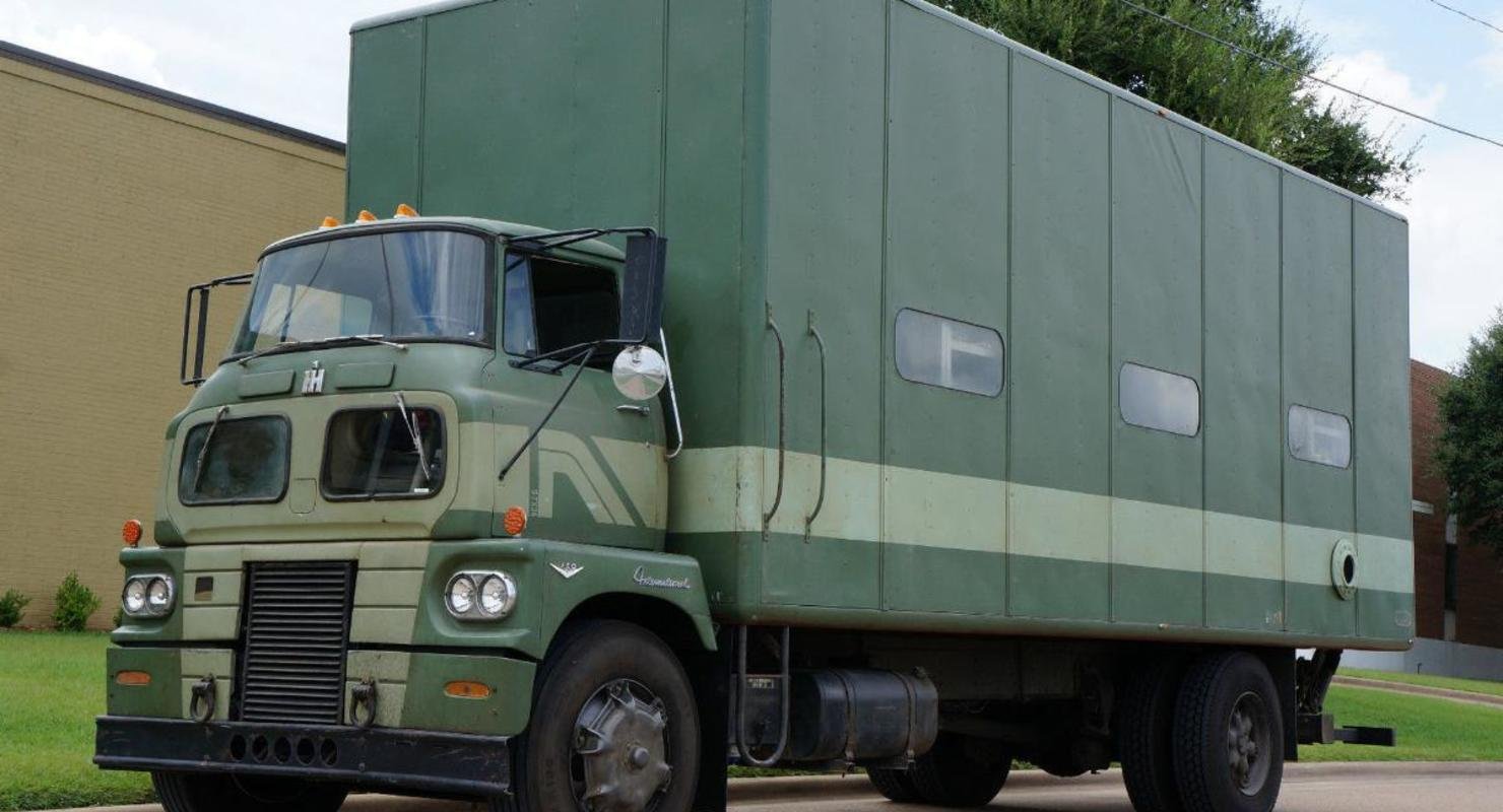 На аукционе продают грузовик-комбайн из фильма «Живая сталь»