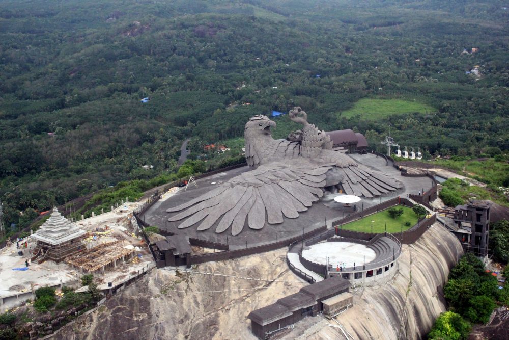 Самая большая в мире скульптура птицы достопримечательности,Индия,скульптура,сооружения