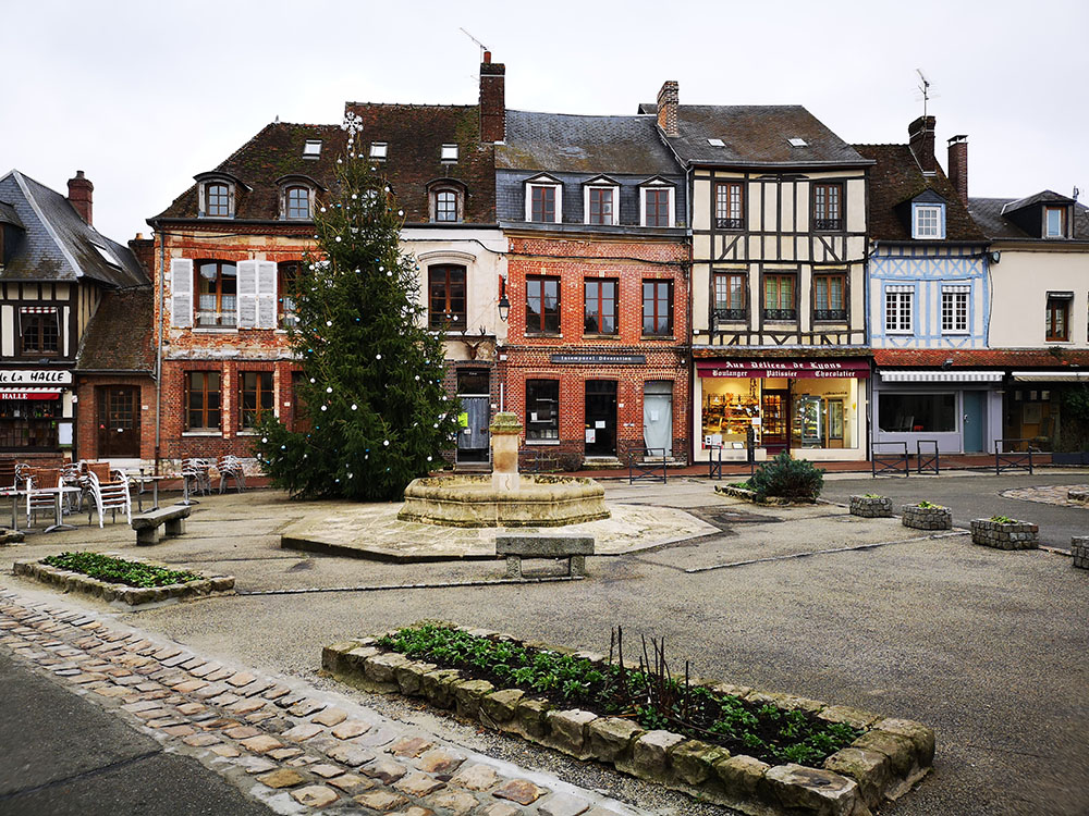 Лион-ла-Форе  – деревня, где охотились герцоги виза