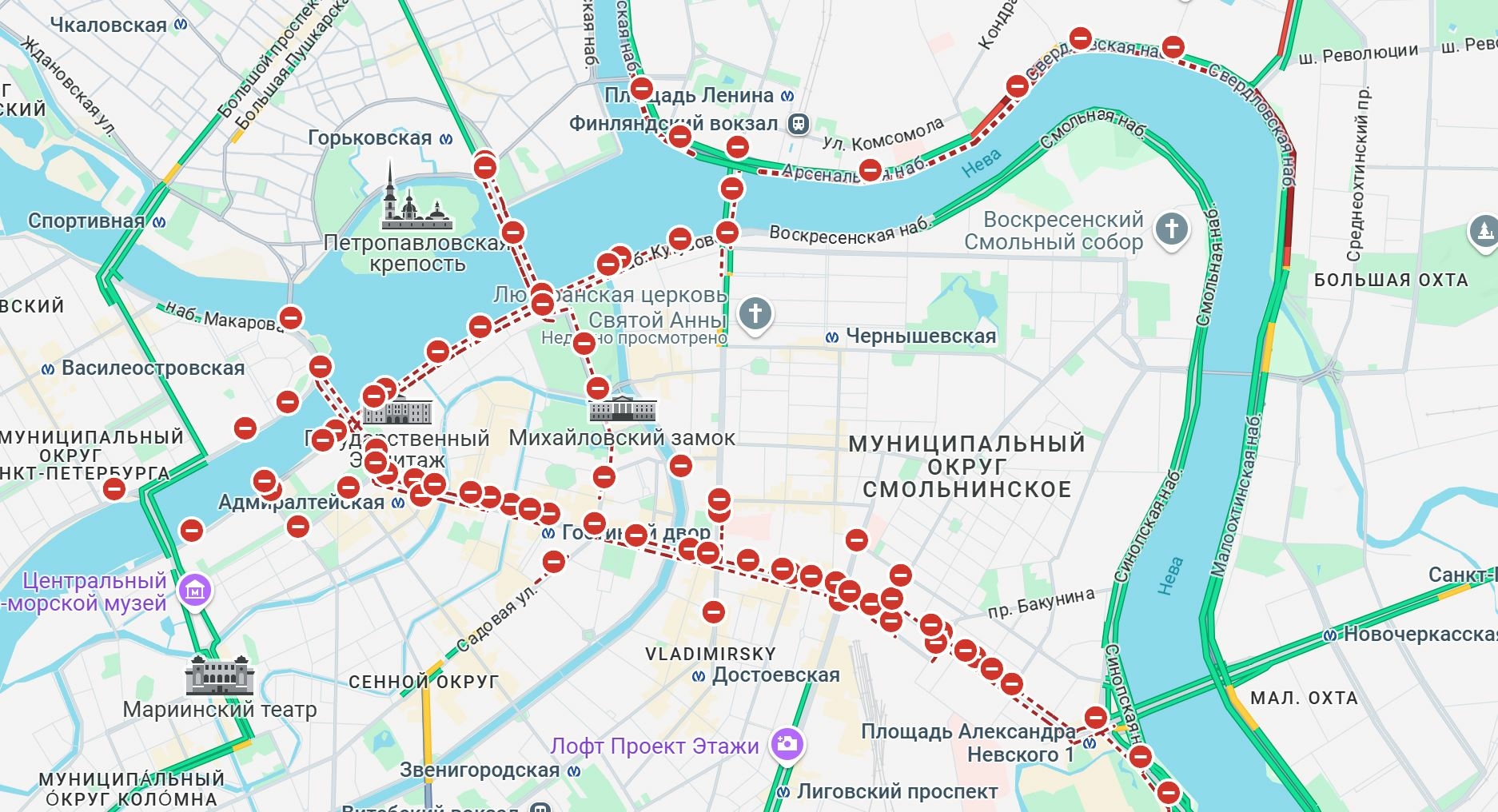 Почти весь центр Петербурга закрыли для машин в связи с парадом