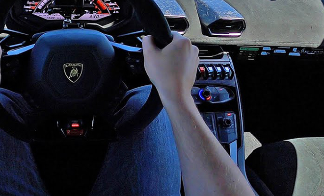 Парень решил похвастать Lamborghini и превысил скорость вдвое. Он не ожидал, что по закону авто будет конфискован Lamborghini, Huracan, Spider, через, трассе, законы, Норвежец, проучить, будет, Машина, получится, Вернуть, способом, подобным, лихача, посреди, забавным, показалось, полицейским, с аукциона