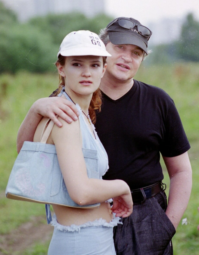 Был женат на племяннице, построил тайную комнату для утех и до сих пор любит изменившую ему бывшую жену: что известно о личной жизни Дмитрия Диброва Дибров, Дмитрия, Дмитрий, Диброва, Полина, телеведущий, жизни, известно, стала, женой, сейчас, через, шоумен, время, часто, кроме, родители, развода, дочерью, Ольгой