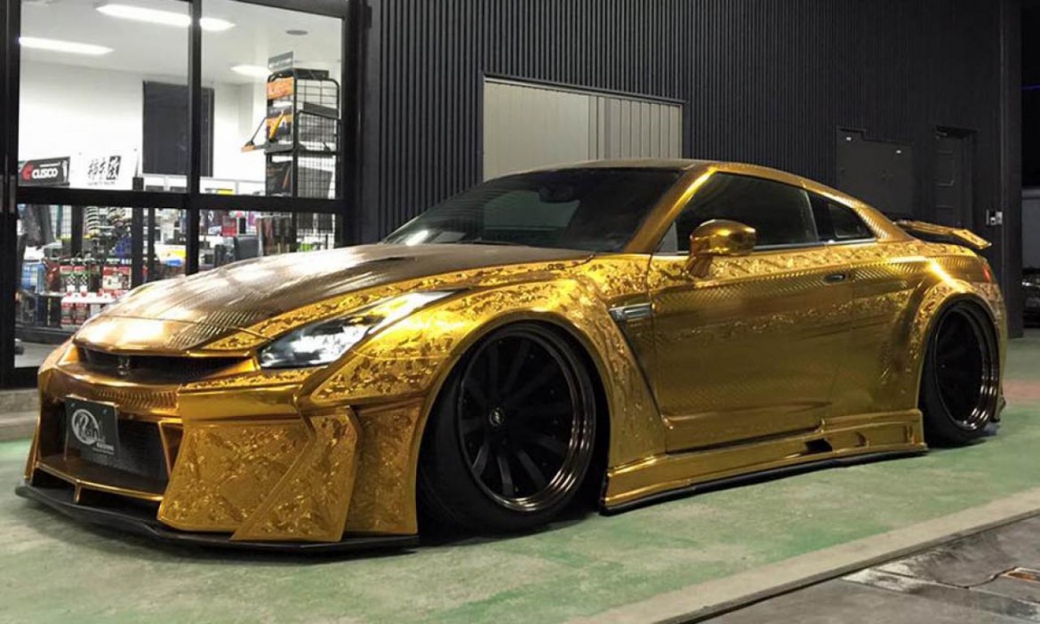 Nissan GTR Gold Dubai