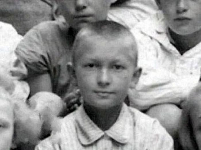 Георгий Вицин родился в Петрограде 23 апреля 1918 года. Но на самом деле вместо 1917-го был указан 1918-й , чтобы болезненного мальчика отправить в оздоровительную лесную школу, где было место только в младшей группе.  СССР, история, факты