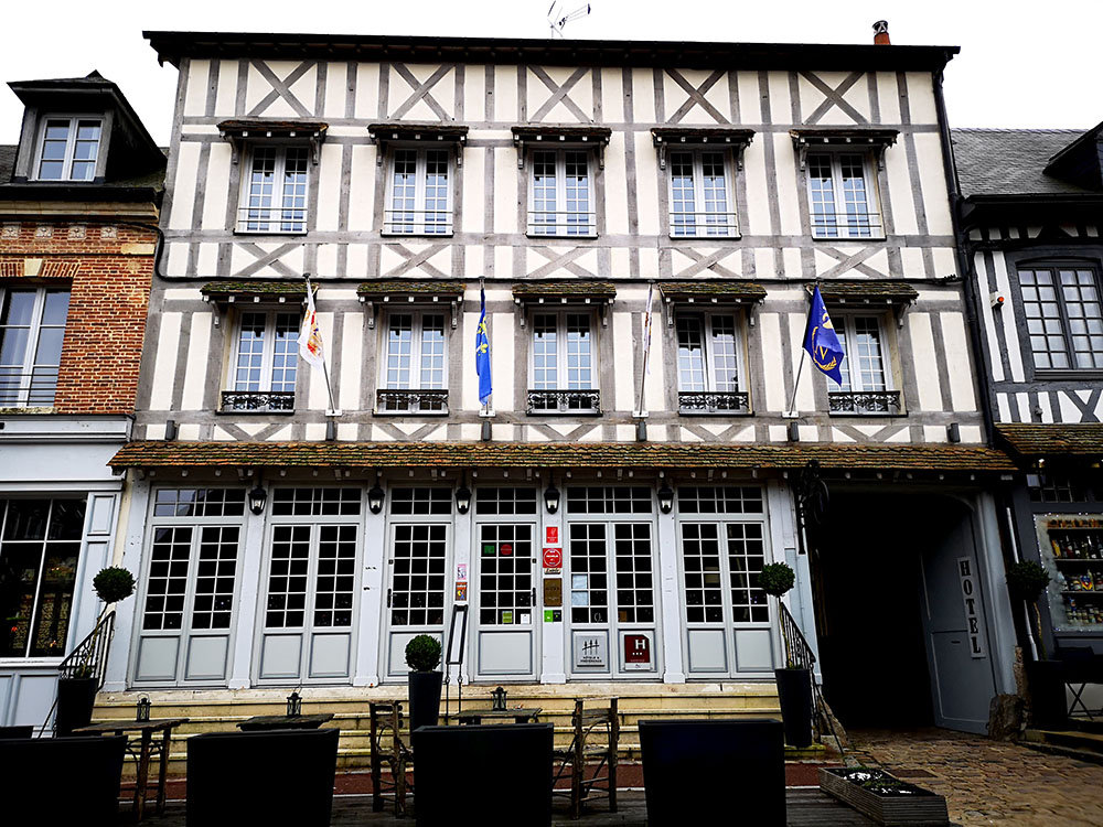 Лион-ла-Форе  – деревня, где охотились герцоги виза