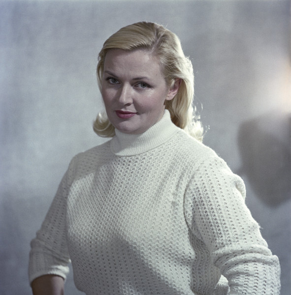 Надежда Чередниченко. Та самая красавица Нина из "Первой перчатки". история кино,кино,киноактеры,художественное кино