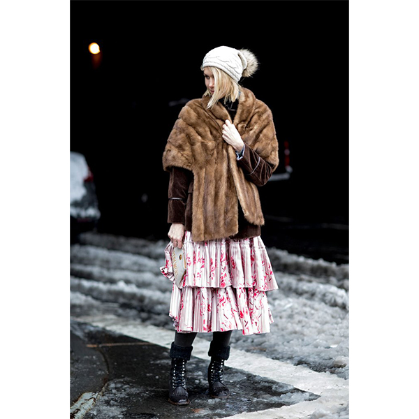 fur street style 10 Как носить шубу и не выглядеть теткой?