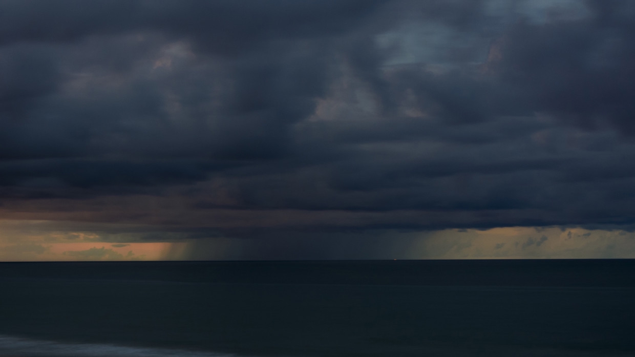 Штормовое предупреждение объявлено в Краснодарском крае из-за непогоды