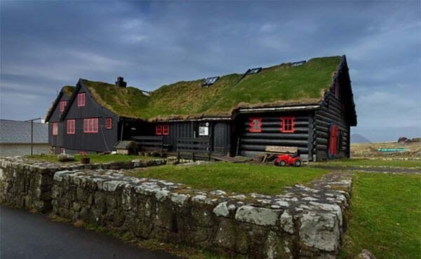 Деревянный жилой дом, которому 920 лет, и другие необычности Фарерских островов