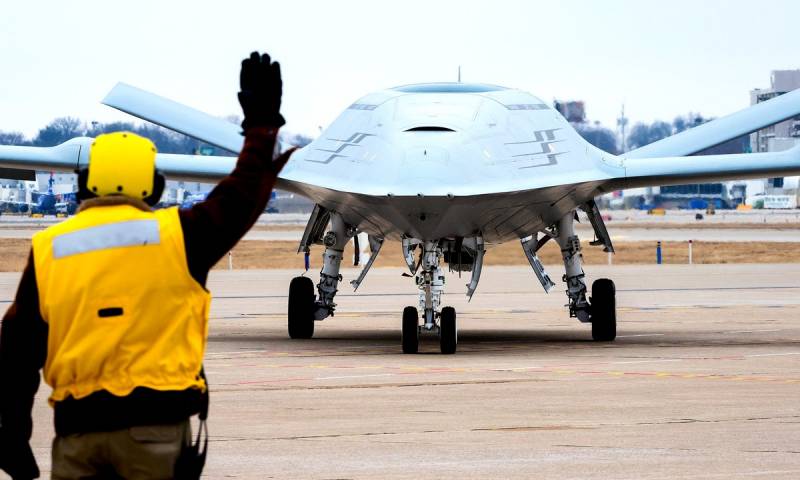 Беспилотник-заправщик MQ-25A сможет доставить истребителям 6,8 тонн топлива