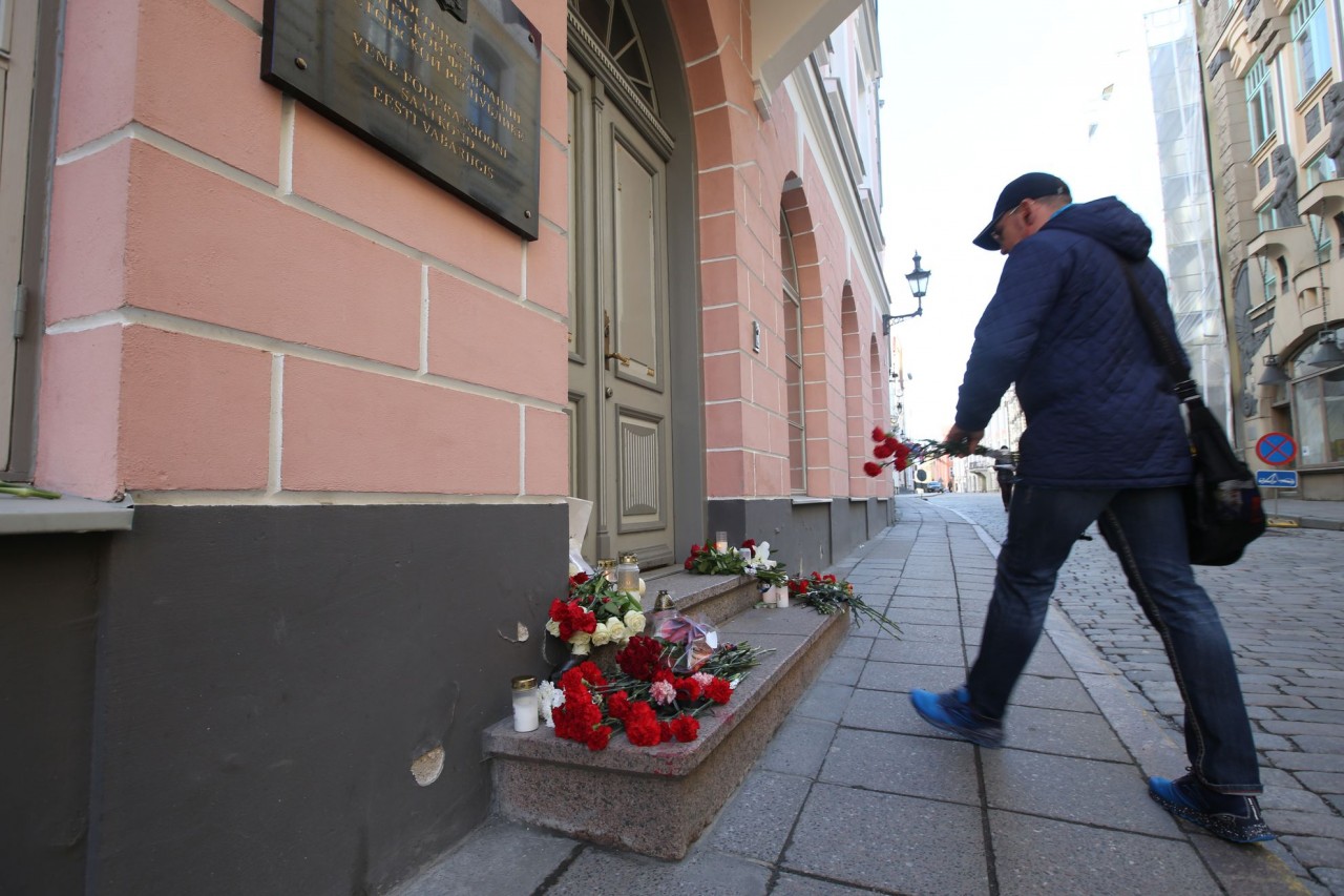 В столице Эстонии соболезнуют россиянам в связи с терактом в Санкт-Петербурге