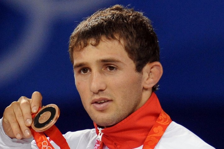 У олимпийского чемпиона Кудухова посмертно отобрали серебряную медаль