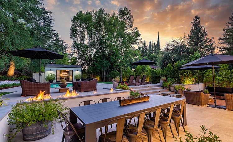 В гостях у Эшли Симпсон и Эвана Росса: экскурсия по особняку пары за 4 миллиона долларов В гостях у Эшли Симпсон и Эвана Росса: экскурсия по особняку пары за 4 миллиона долларов Стиль жизни,Дома звезд