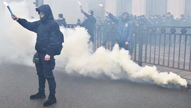 Представители националистических организаций во время митинга в центре Киева. Архивное фото