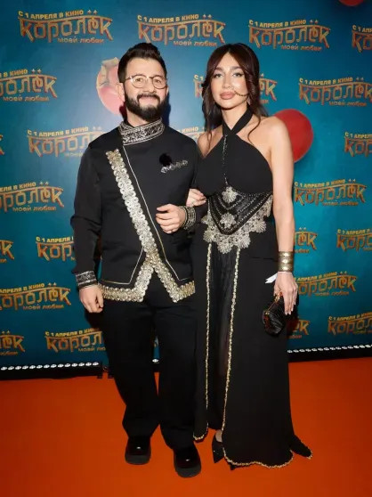 Михаил Галустян впервые вышел в свет с новой девушкой Галустян, Лилия, КиосеМихаил, назад, возлюбленной, визажисткой, Киосе, известно, вместе, Виктория, области, гриму, художницей, работает, немного, Архангельской, родом, телепроектах, артиста, 35летней