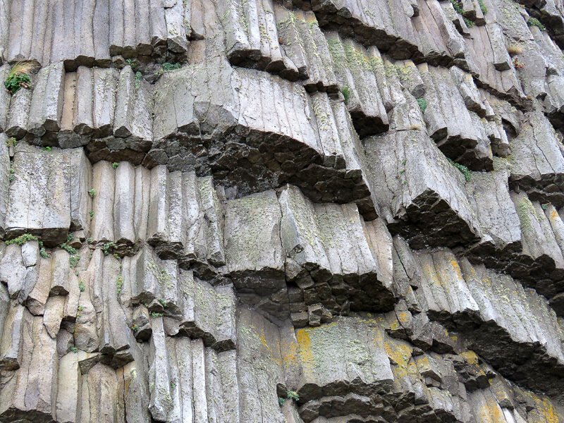 Кунашир: мыс Столбчатый Кунашир: мыс Столбчатый