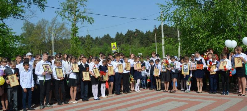 «Бессмертный полк юных» шагает по городам
