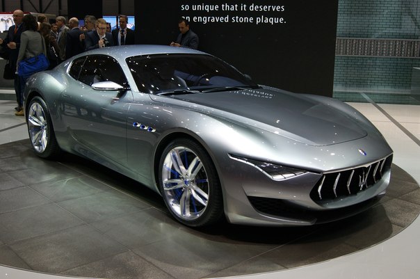 Автомобиль: Maserati Alfieri Впервые спорткар итальянского концерна Maserati был...