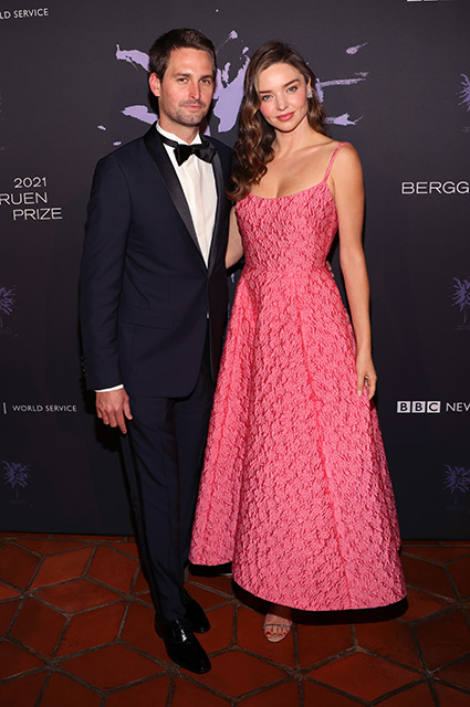 Миранда Керр и Эван Шпигель посетили благотворительный вечер в Лос-Анджелесе Миранда Керр и Эван Шпигель посетили благотворительный вечер в Лос-Анджелесе Звездные пары