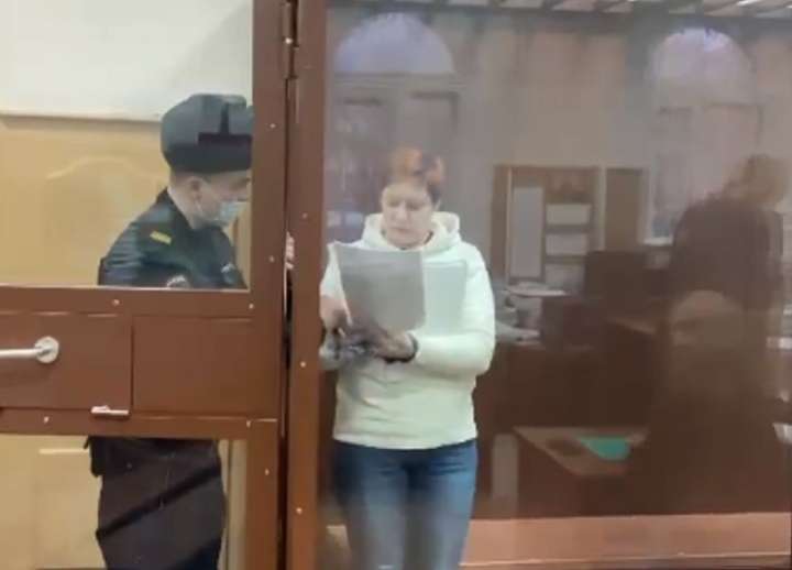 Суд в Москве арестовал двух замглавы Брянской области по делу о взятках