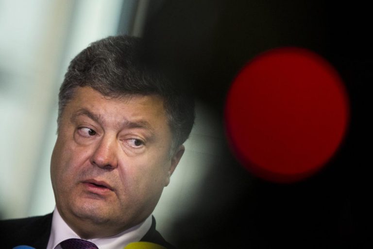 Порошенко вынюхивал, как залечь на дно от Интерпола