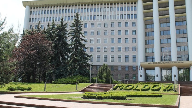 Двоевластие в Молдавии: Додон блокирует решение парламента о запрете российского ТВ