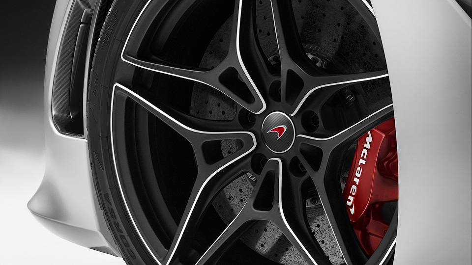 Новый суперкар McLaren остановится с 200 км/ч за 4,6 секунды