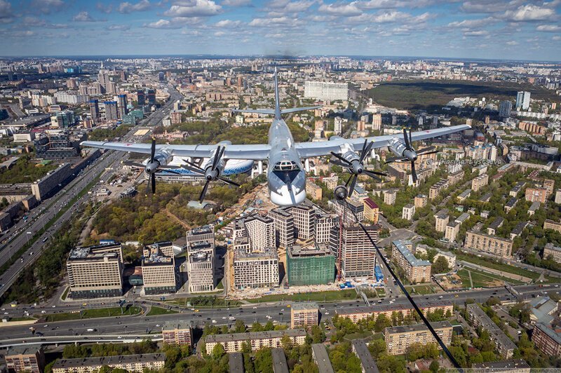 Москва из кабины самолета Ил-78 Москва из кабины самолета Ил-78