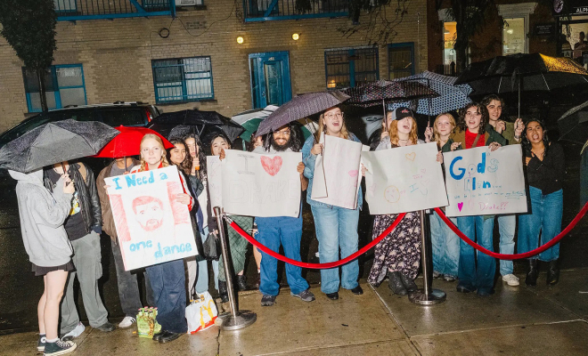 Люди в шутку добавили вымышленный элитный ресторан на карты и собрали очередь из нескольких тысяч человек Мехран, Steak, «Mehran’s, House», никто, друзей, стейки, долларов, гостей, вирусный, потерь, эксперимент, Мехрана, провести, главное, заработать, позволило, затраты, устроить, который
