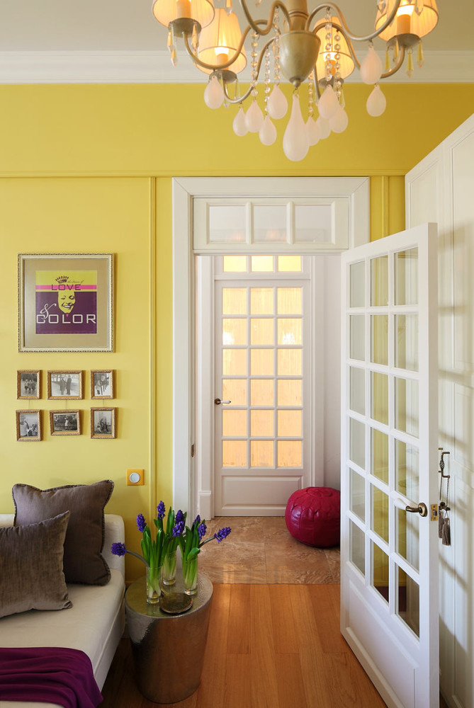 Мебель и предметы интерьера в цветах: желтый, светло-серый, белый, салатовый. Мебель и предметы интерьера в .