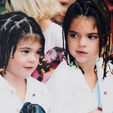 Кендалл и Кайли в детстве, фото из Instagram Кайли Дженнер