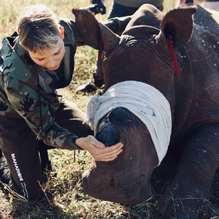 Княгиня Монако Шарлен посетила приют для носорогов в Южной Африке Монархи,Новости монархов