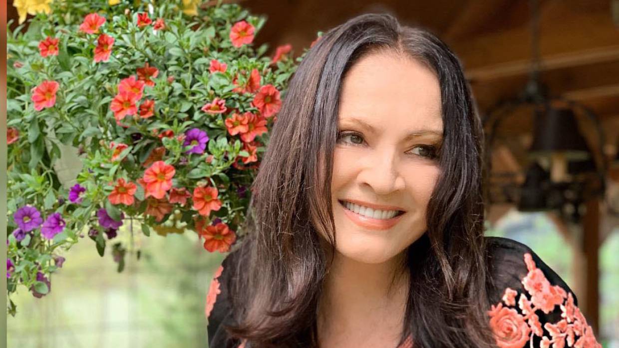 «Черный инкассатор»: экс-директор Ротару объяснила, как незаконно высылала ее гонорар на Украину