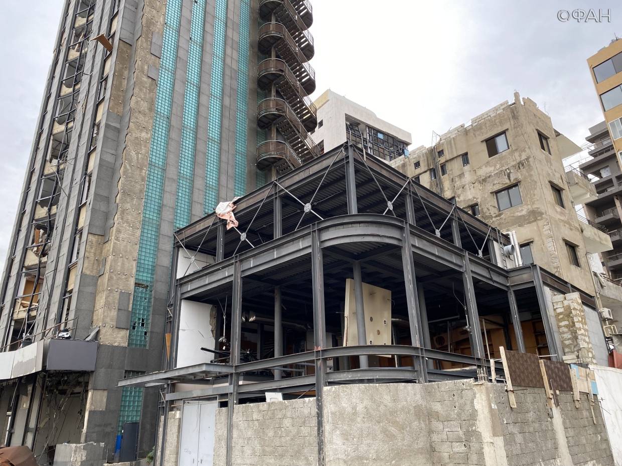 «Банки украли все наши деньги»: ливанский бизнесмен рассказал о кризисе в стране Весь мир