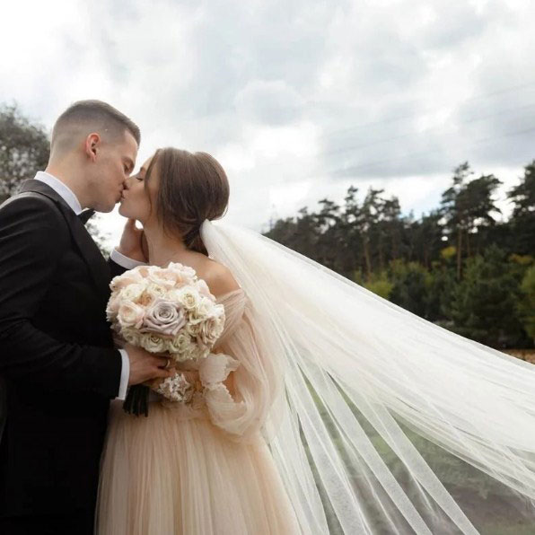 Сын Валерии женился: Трогательные фото со свадебной церемонии