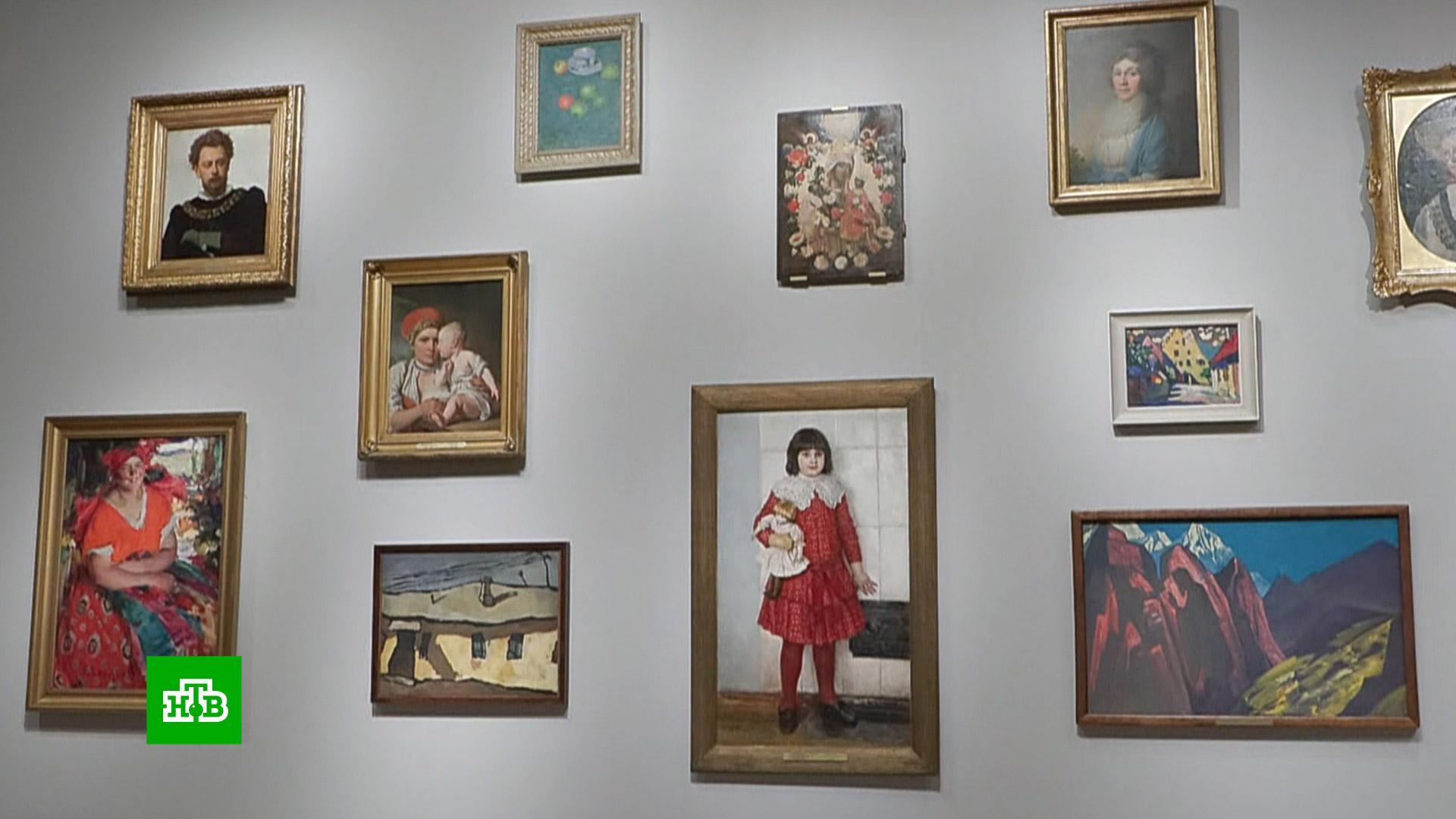 Новая третьяковка выставки. Выставка боголюбова в третьяковке до какого числа. Третьяковская галерея залы. Государственная третьяковская галерея новая третьяковка. Третьяковская галерея посетители.